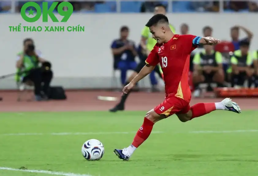 Tiền vệ đội trưởng hướng đến mục tiêu chinh phục danh hiệu AFF Cup 2026. Tiền vệ đội trưởng hướng đến mục tiêu chinh phục danh hiệu AFF Cup 2026.